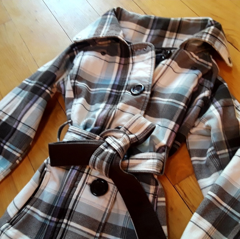 Adorable plaid peacoat